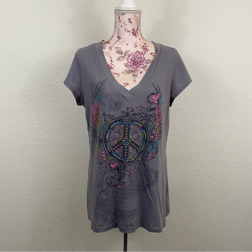Pinkeli sz:2X Peace Sign Wing V-Neck Short Sleeve Top